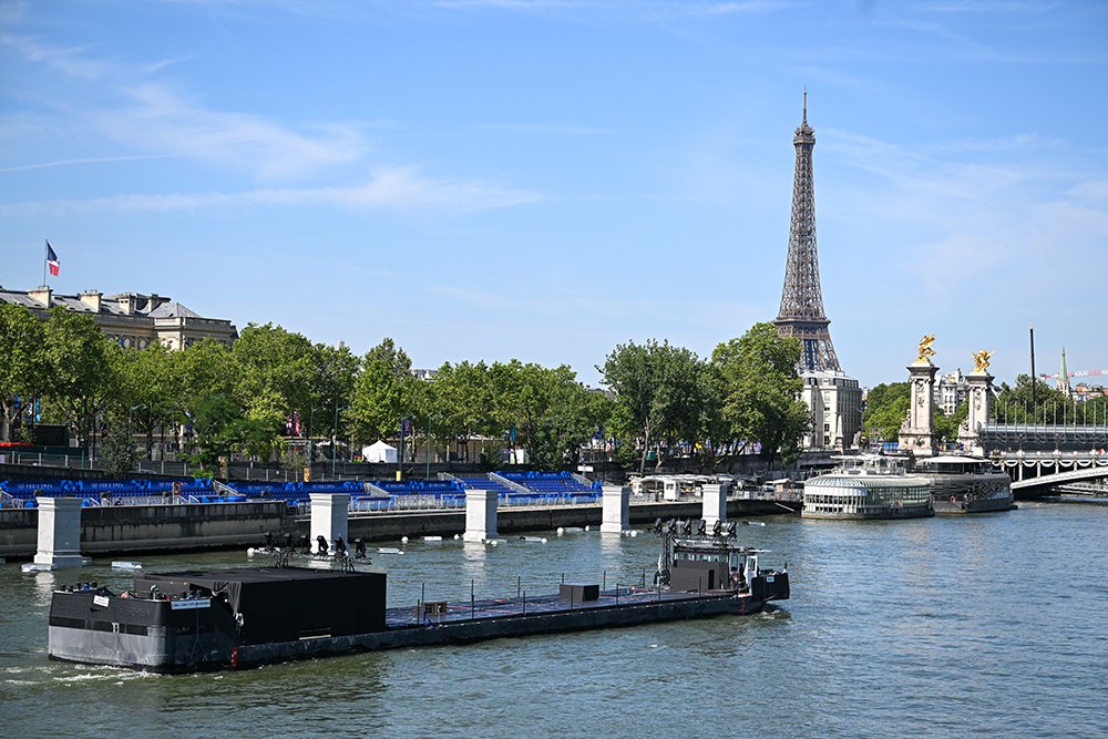 Hirtelen kitisztult a Szajna: indulhat a triatlon