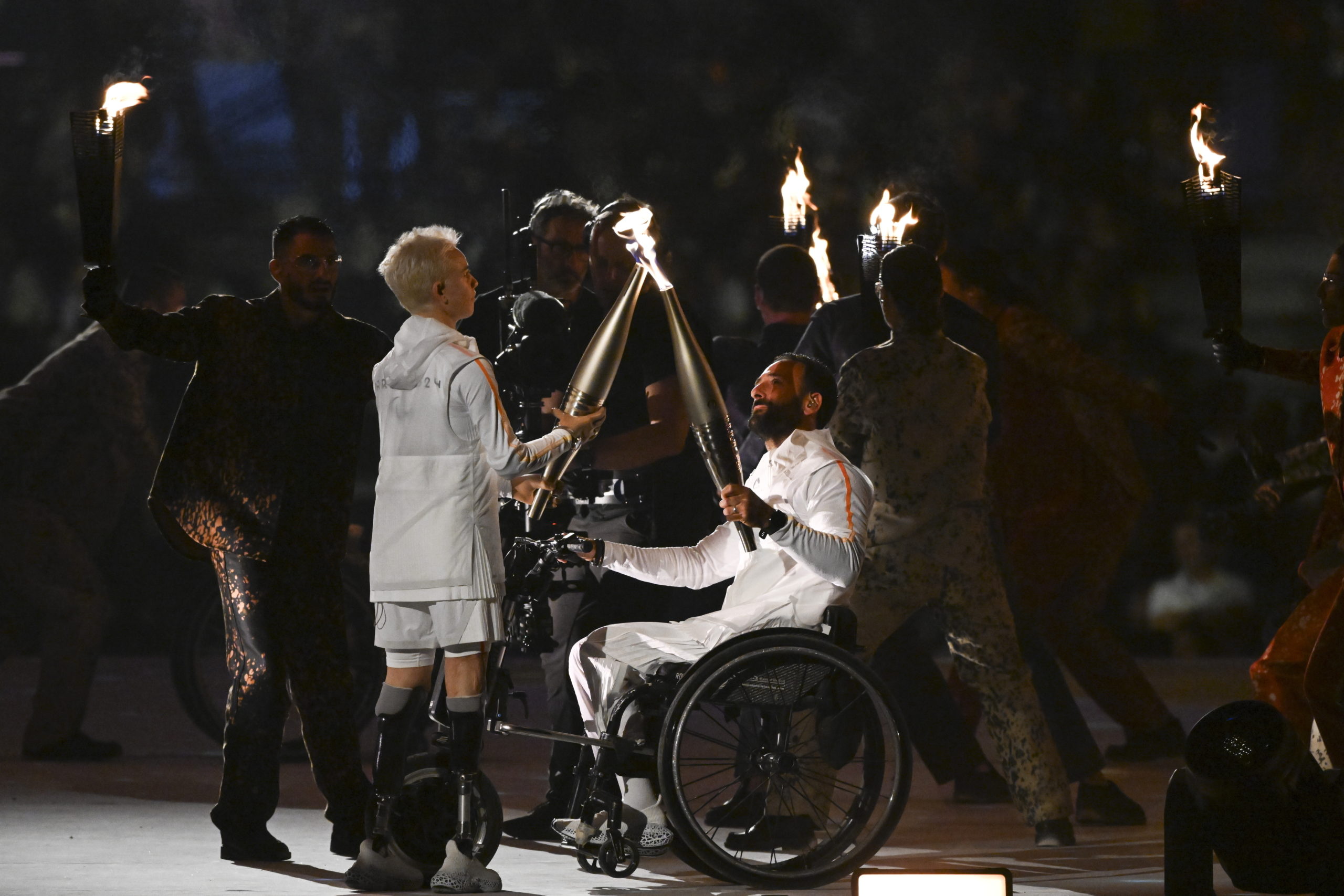 Ismét fellobbant a láng Párizsban