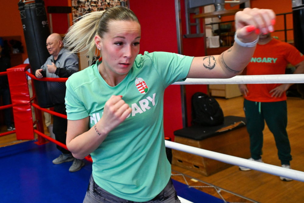 Rétvári Bence: Szorítunk Hámori Lucáért