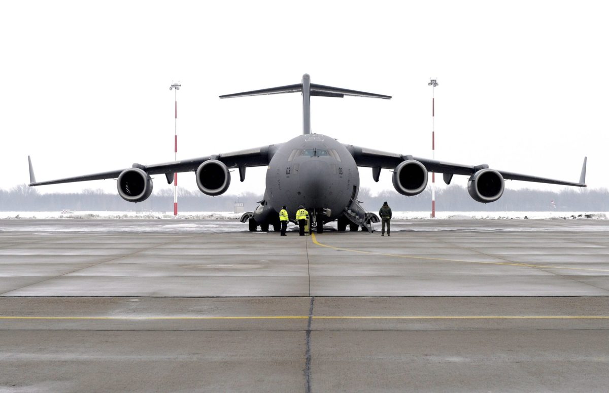 Riadót fújtak a NATO egyik légibázisán