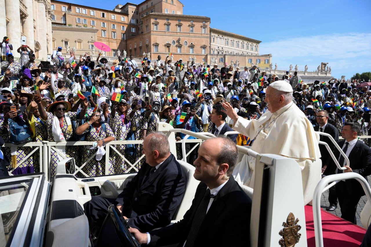 Ferenc pápa egyházfőként, nem politikusként beszélt a migrációról