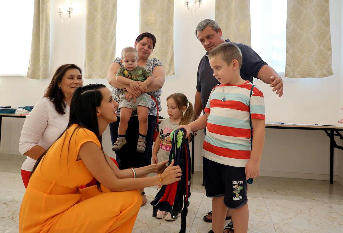 Koncz Zsófia: A kormány igyekszik minél inkább segíteni iskolakezdéskor