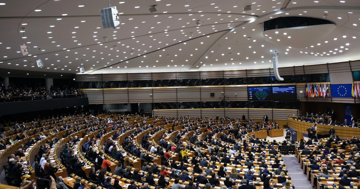 Elfogadták az európai fegyverkezési programot