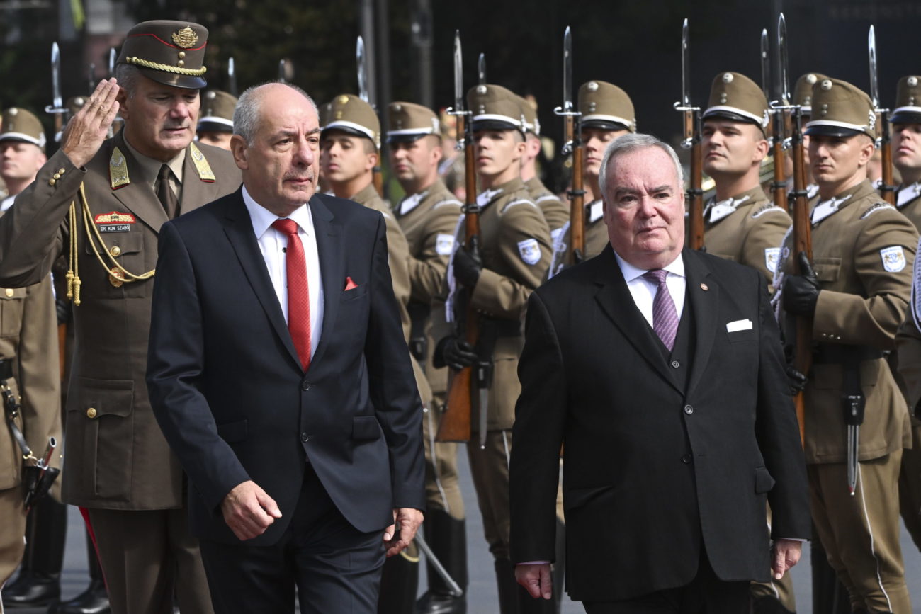 Sulyok Tamás a Sándor-palotában fogadta a Szuverén Máltai Lovagrend nagymesterét