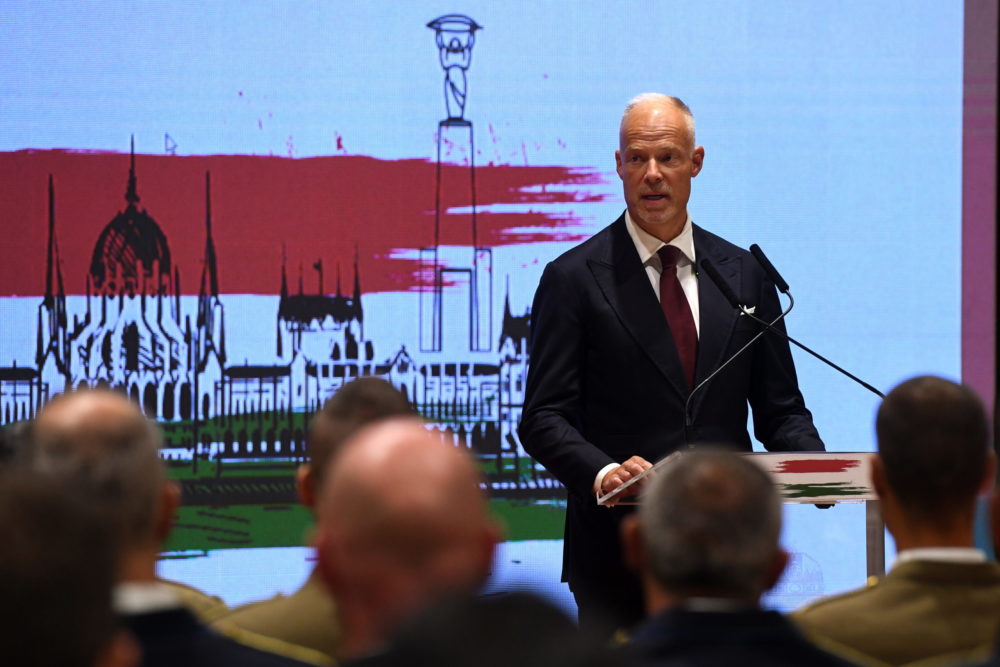 Honvédelmi miniszter: Mindig készen kell állni a haza megvédelmezésére