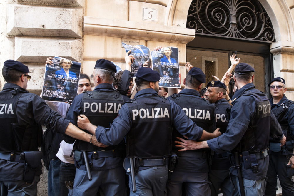 Az olasz belügyminiszter szerint biztonsági szigorításra van szükség a városokban