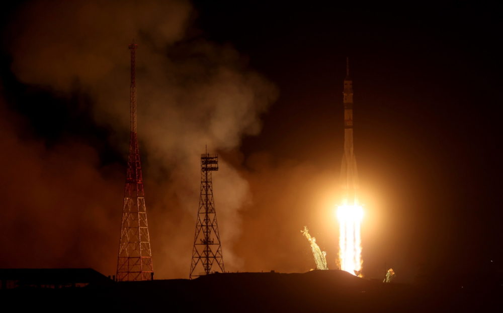 Megérkezett a Nemzetközi Űrállomásra a Szojuz űrhajó három űrhajóssal a fedélzetén