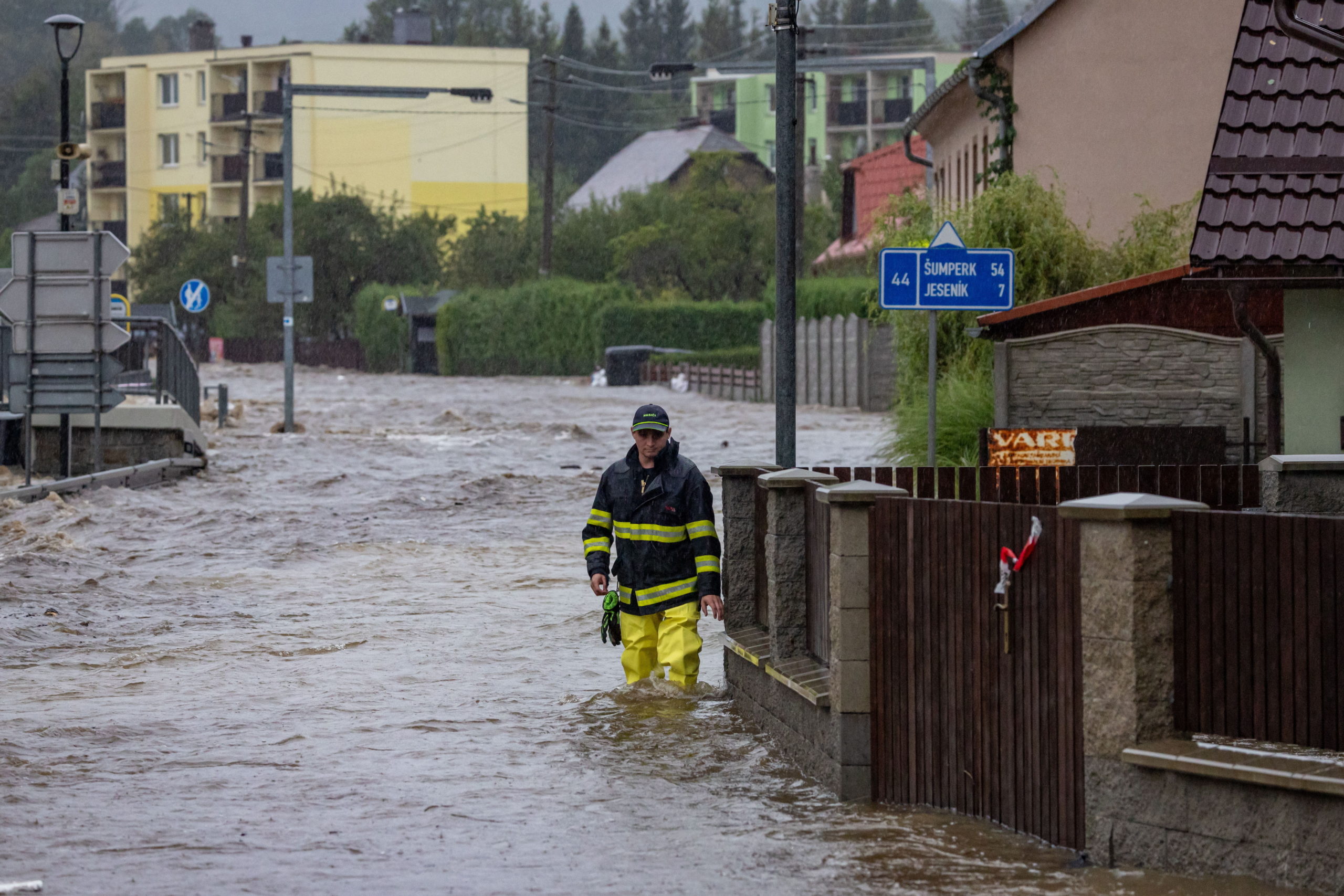 Több mint negyedmillió háztartás maradt áram nélkül