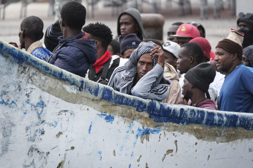 Felborult egy migránsokat szállító hajó a Kanári-szigeteknél