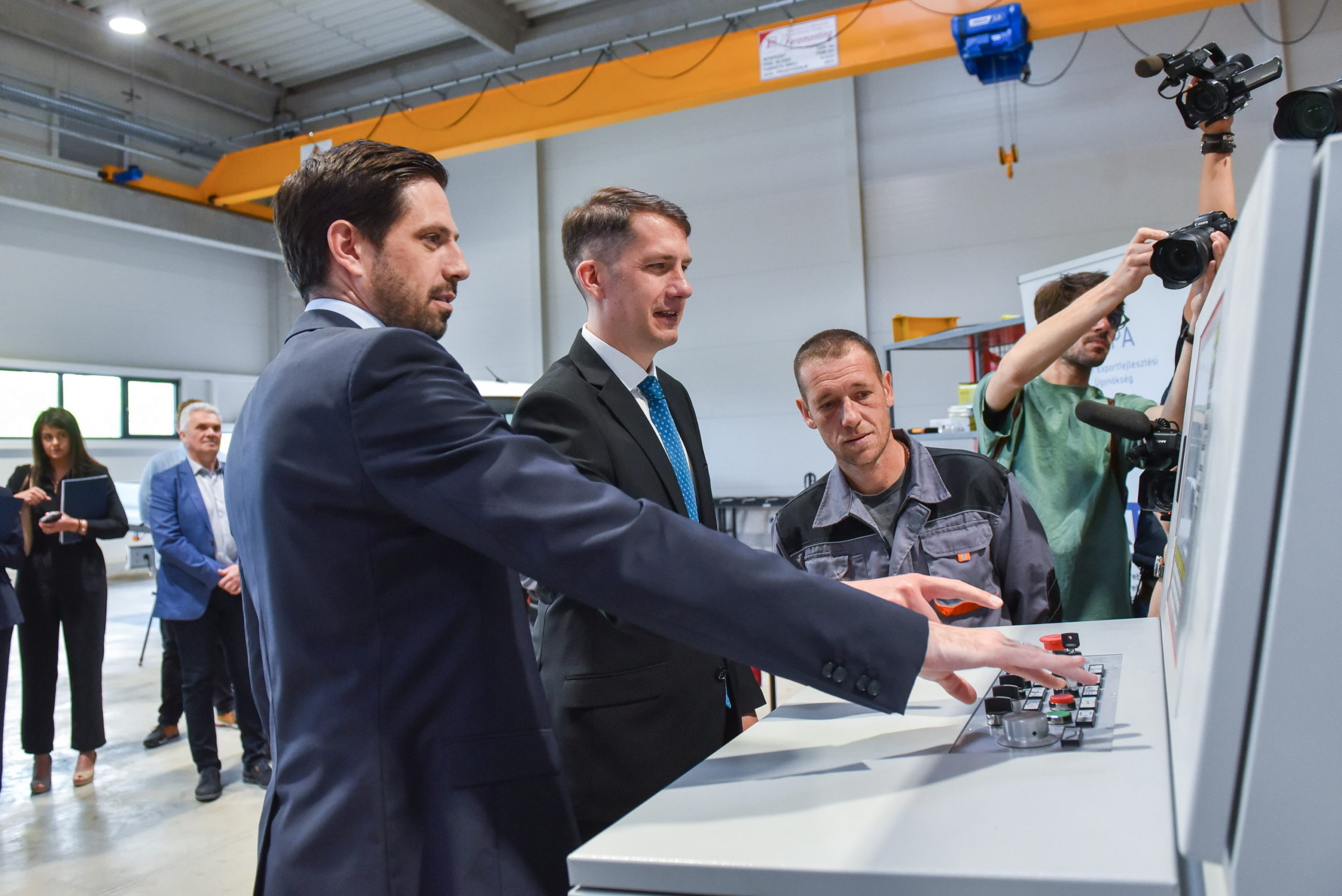 Az a cél, hogy a vajdasági magyarok a szülőföldjükön találják meg a boldogulást