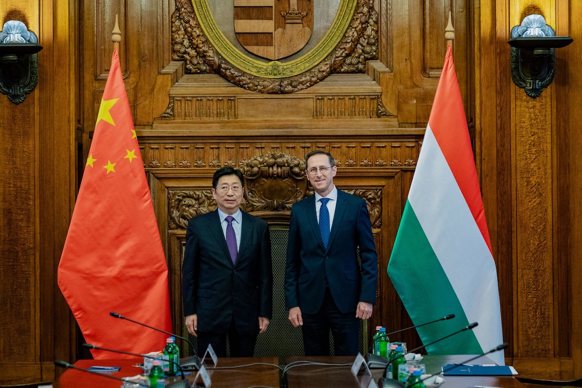 Varga Mihály a világ legnagyobb fejlesztési bankjának elnökével tárgyalt