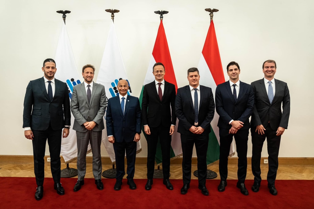 Átadták a Nemzetközi Úszó- és Vízilabda-Szövetség ideiglenes irodáját Budapesten