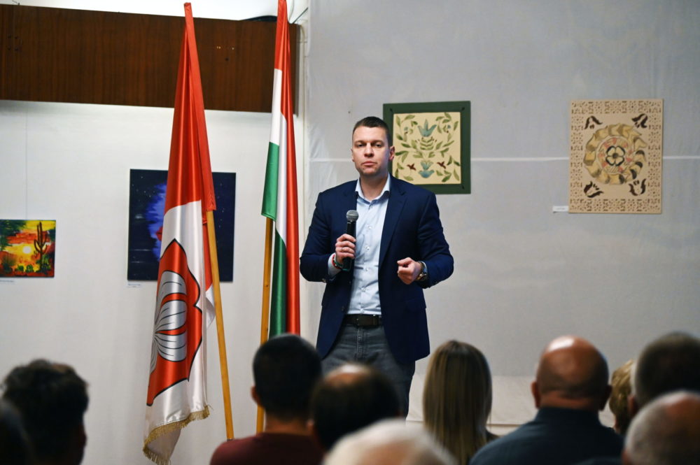 Menczer Tamás: A magyar érdek a gazdasági semlegesség