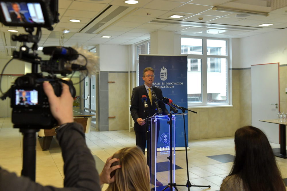 A kormány elkötelezett a kollégiumi férőhelyek bővítése mellett