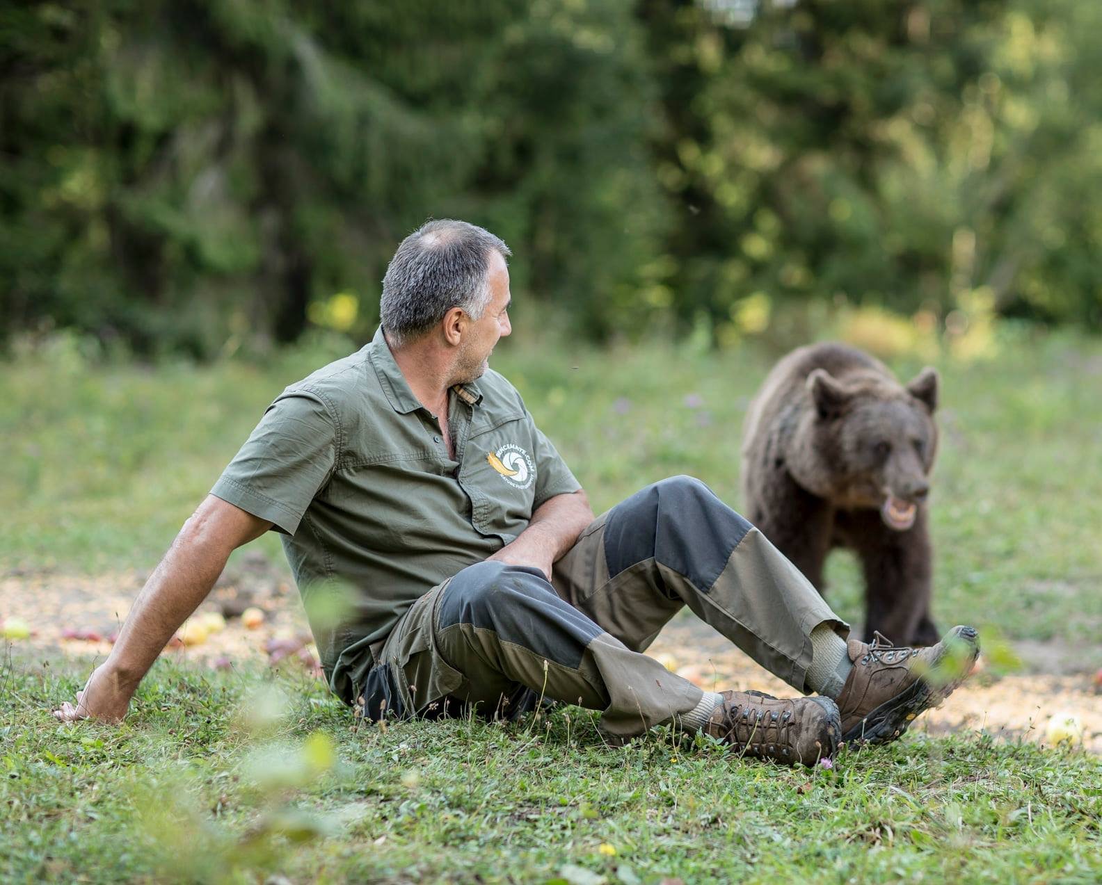 Tékozló milliárdosból lett az erdélyi medvék ura
