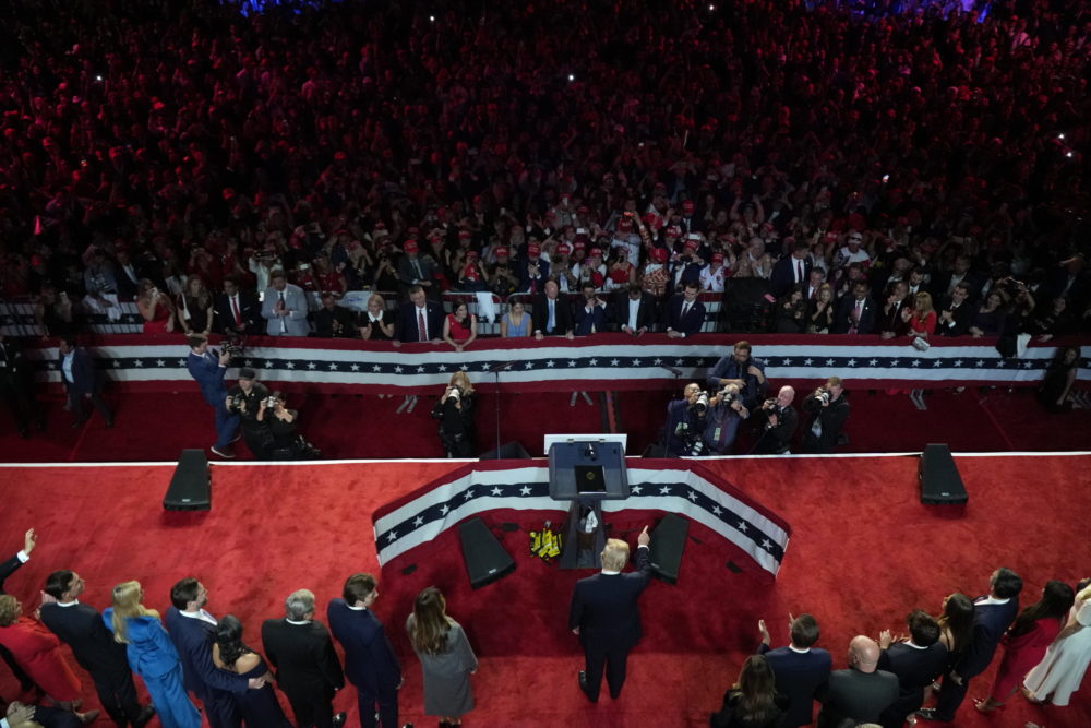 Új valóság köszöntött a világra, ezért hátra kell hagyni a régi kliséket