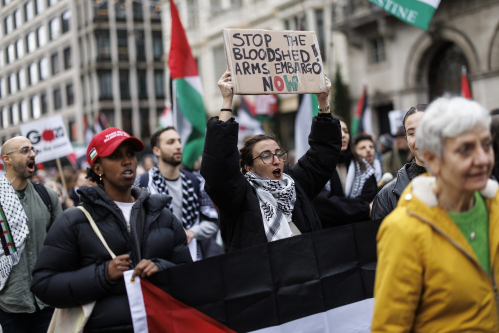 Több mint százezren tüntettek Londonban a palesztinok mellett