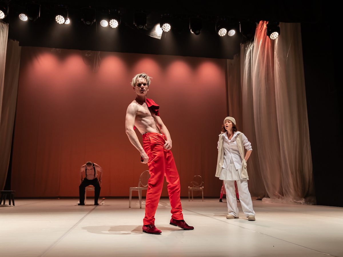 Szerelem a felfordult világban