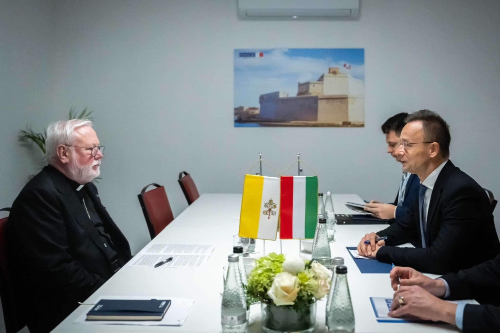 Szijjártó Péter az orosz és a vatikáni kollégájával is tárgyalt a békemisszió keretében