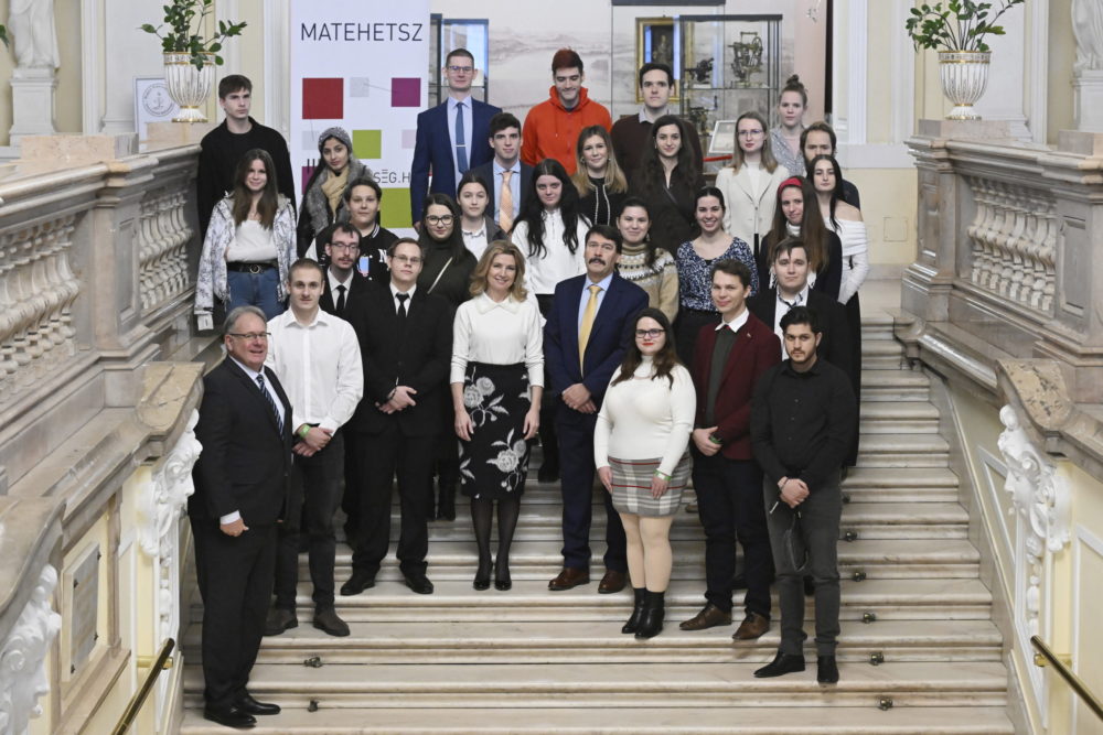 Áder János: A fiatalok soha ne adják fel álmaikat!