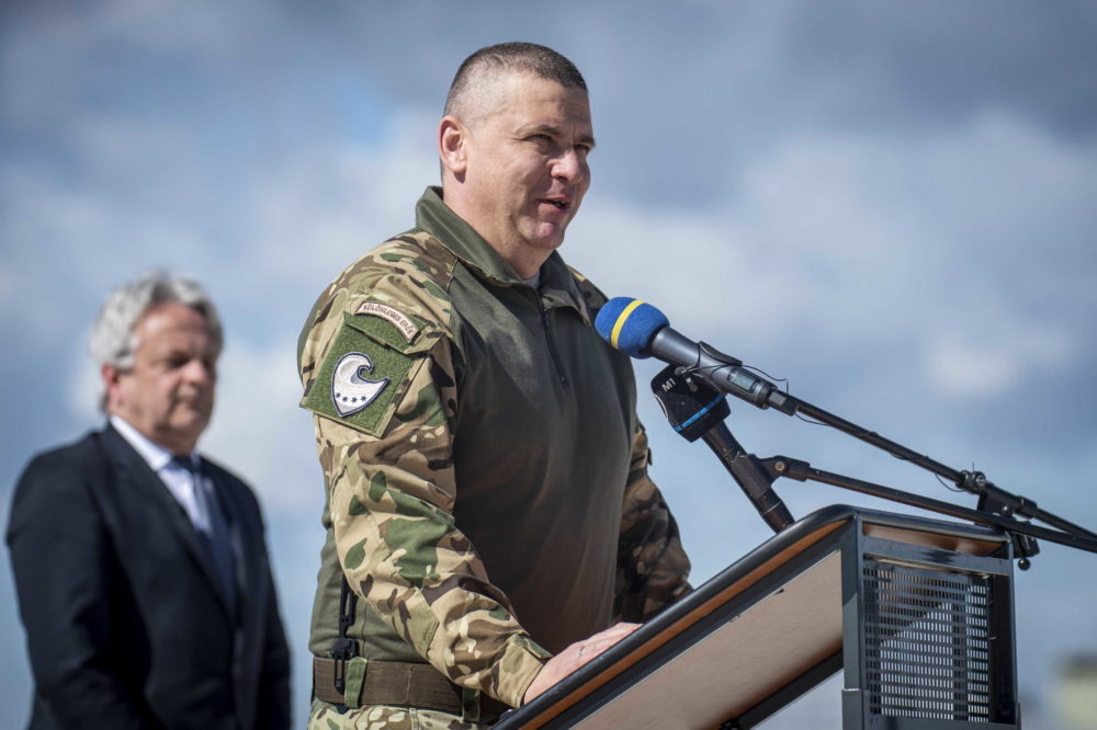 A honvédelmi miniszter vizsgálatot kezdeményez Ruszin-Szendi Romulusz villa-ügyében