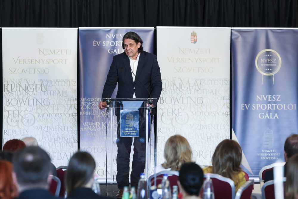 Deutsch Tamás: A brüsszeli nagykoalíció tovább folytatná a háború támogatását