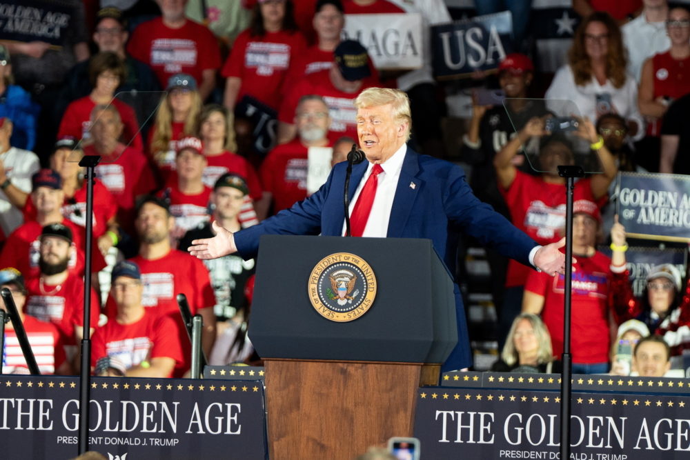 Trump: Átmeneti a gépjármű-alkatrészek importjára bejelentett vámkönnyítés