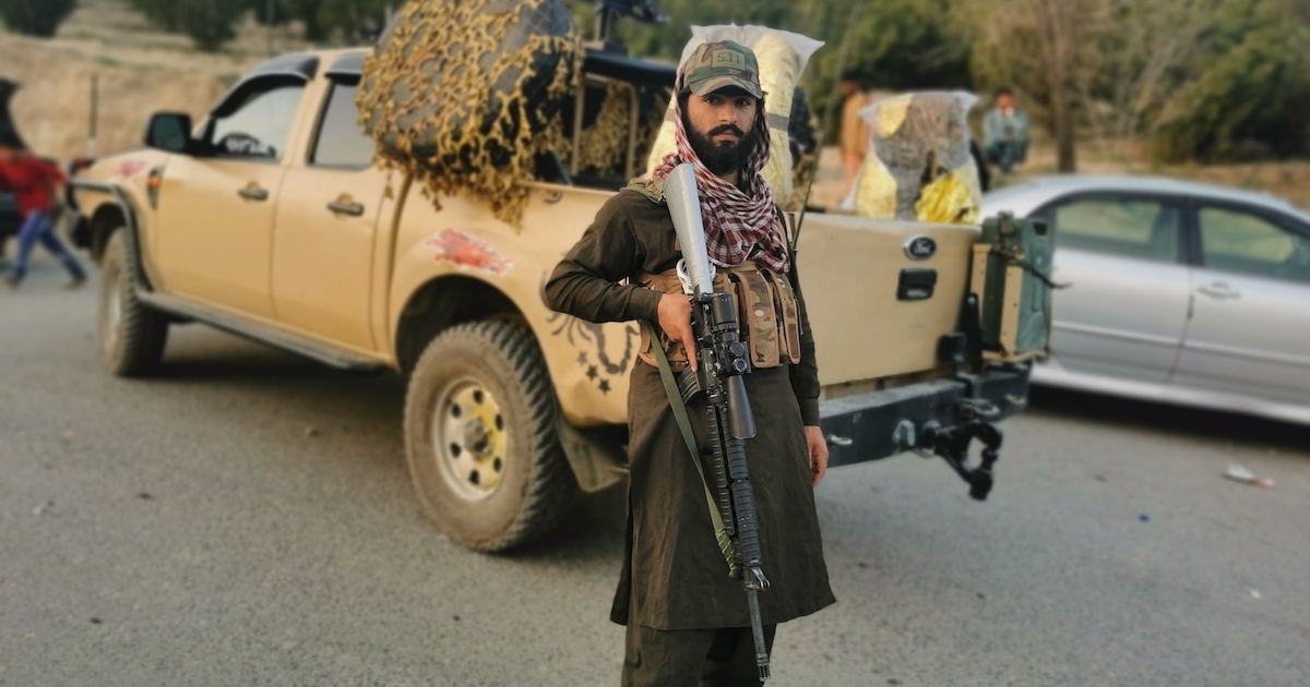 A hátrahagyott amerikai fegyverzet adja Afganisztán katonai infrastruktúráját