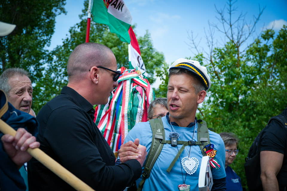 Rettenetes migránskaraván tart Nagyváradra!