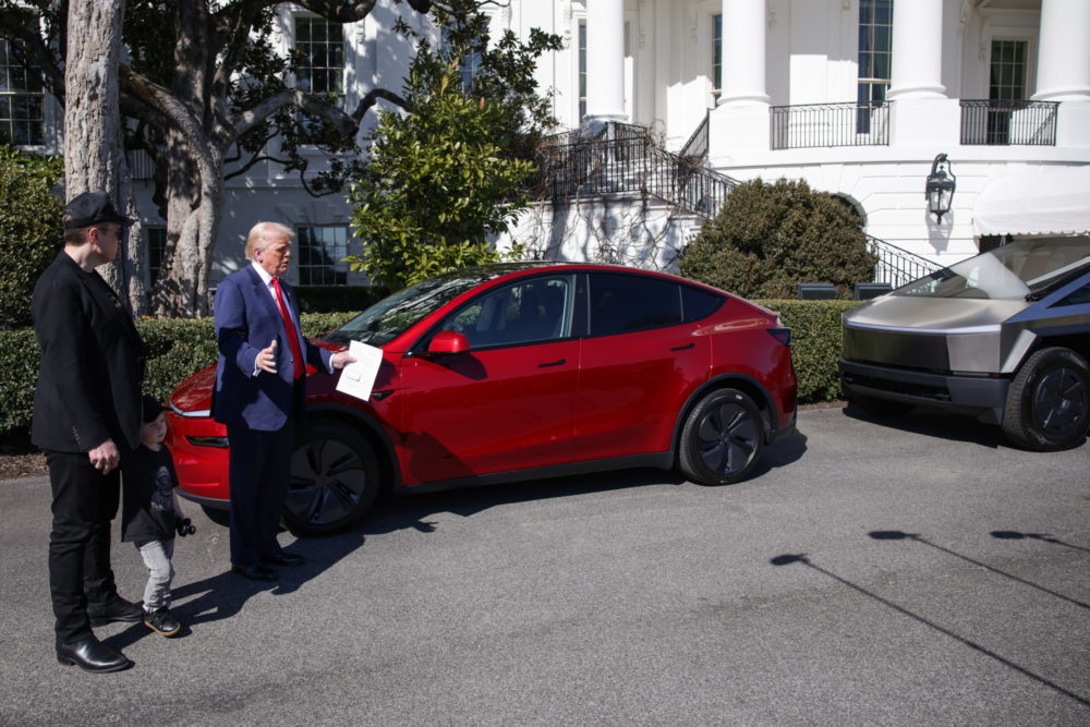 Donald Trump köszönetet mondott Elon Musk üzletembernek