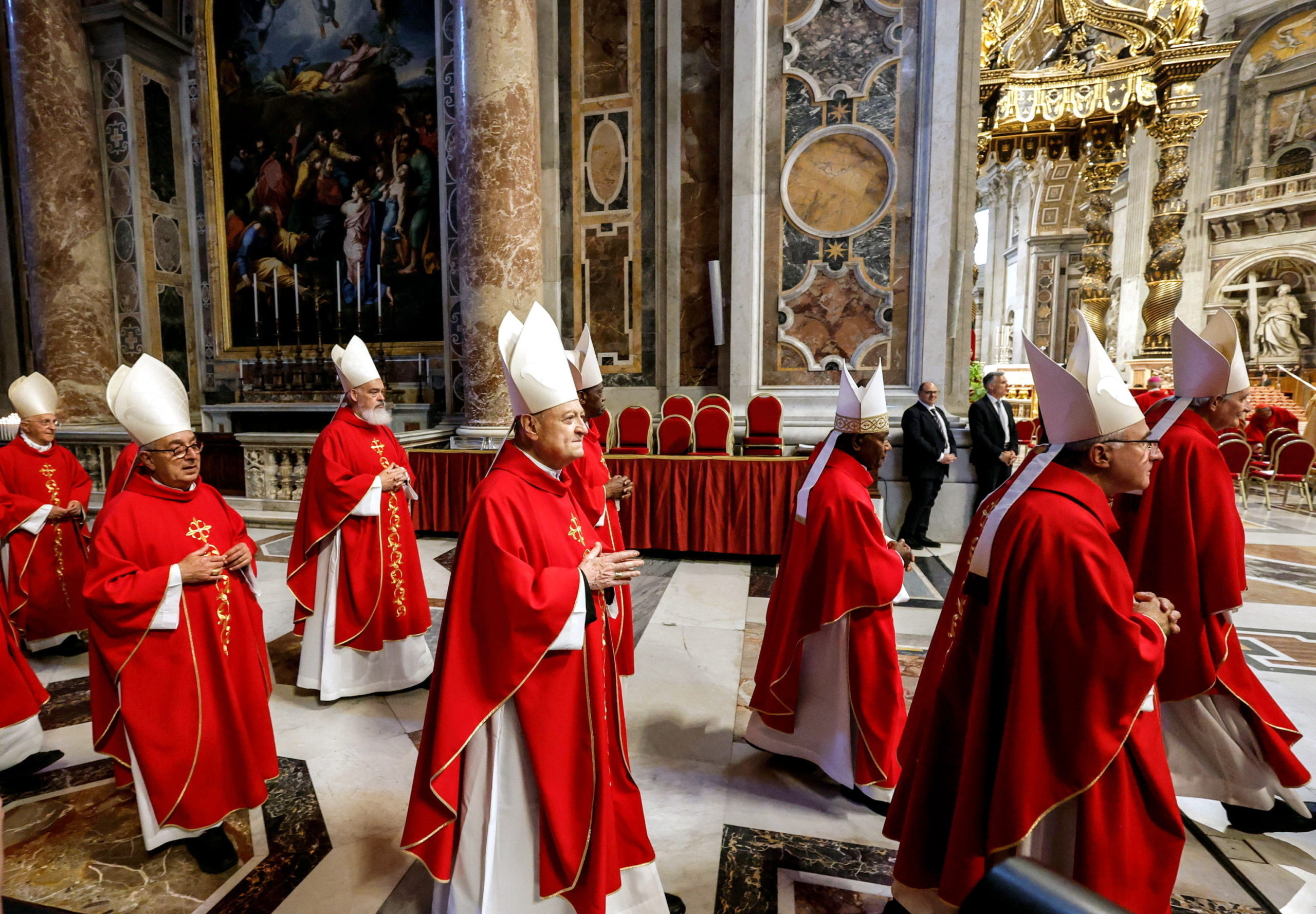 A bíborosok békére szólítanak fel