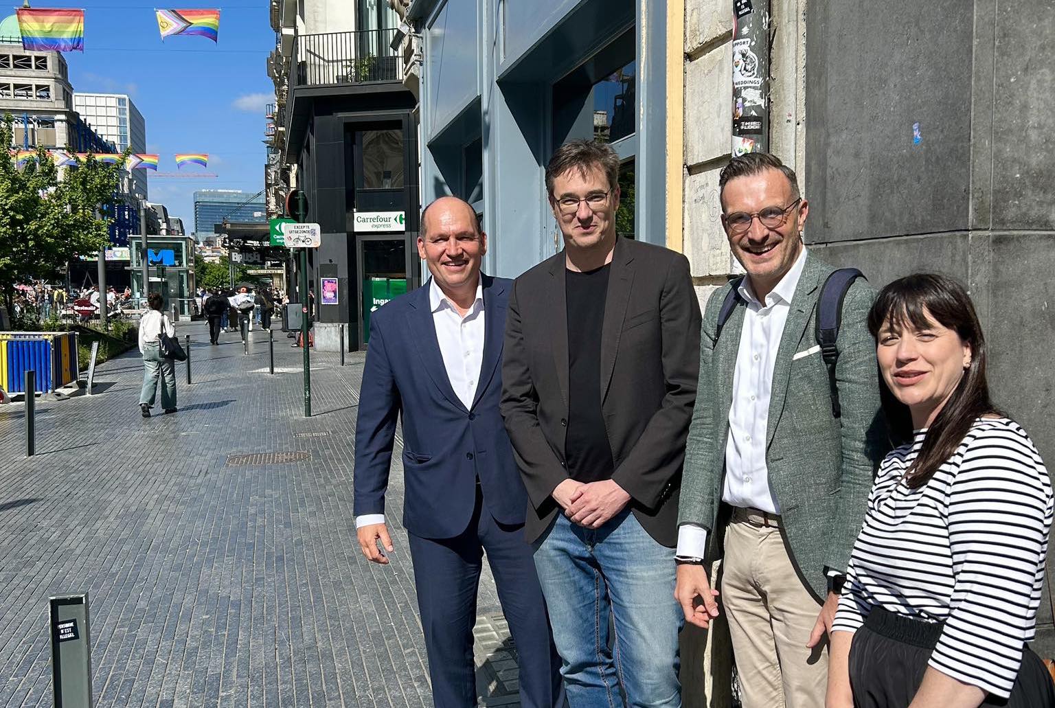 Budapest ügyei helyett a brüsszeli Pride-dal foglalkozik Karácsony Gergely