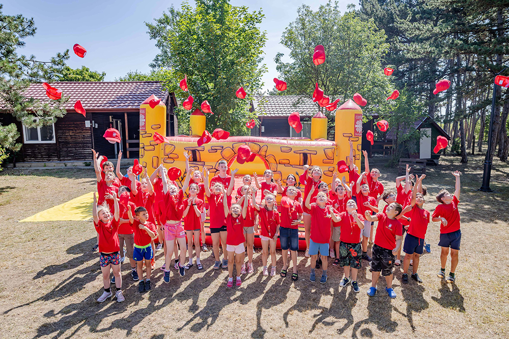 Több mint 400 gyerek nyaralhat a Katolikus Karitász balatonakali táborában