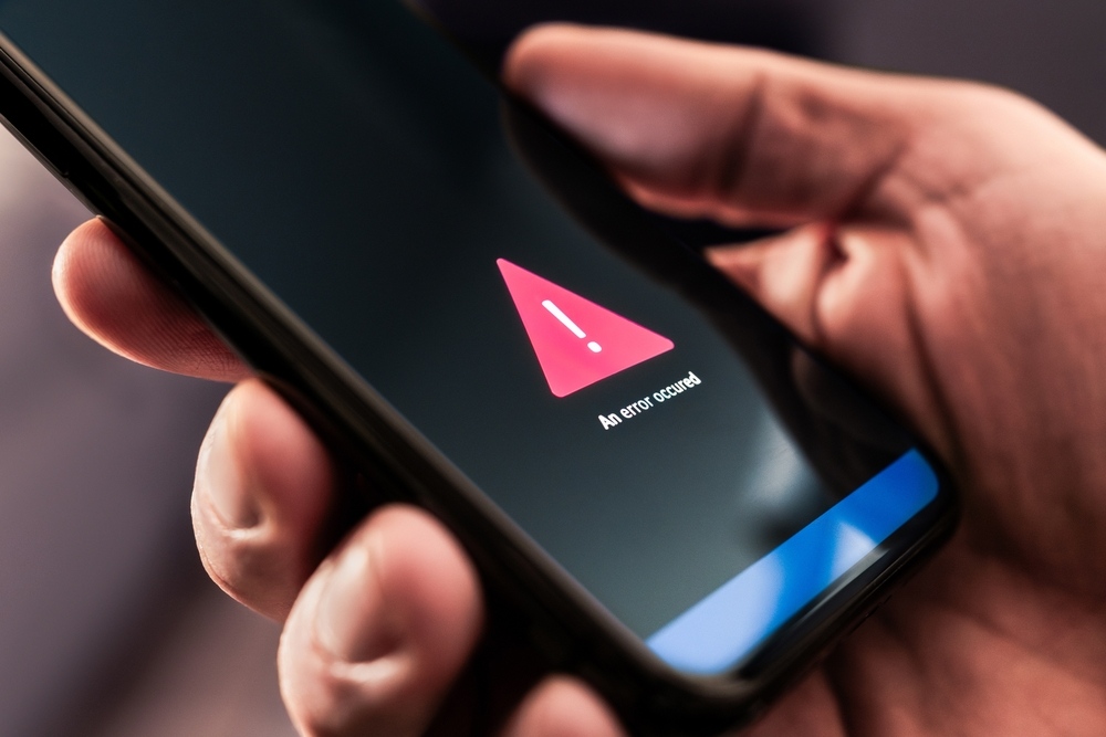 Jelblokkolóval akadályozta a puskázást, eljárás indult az oktató ellen.