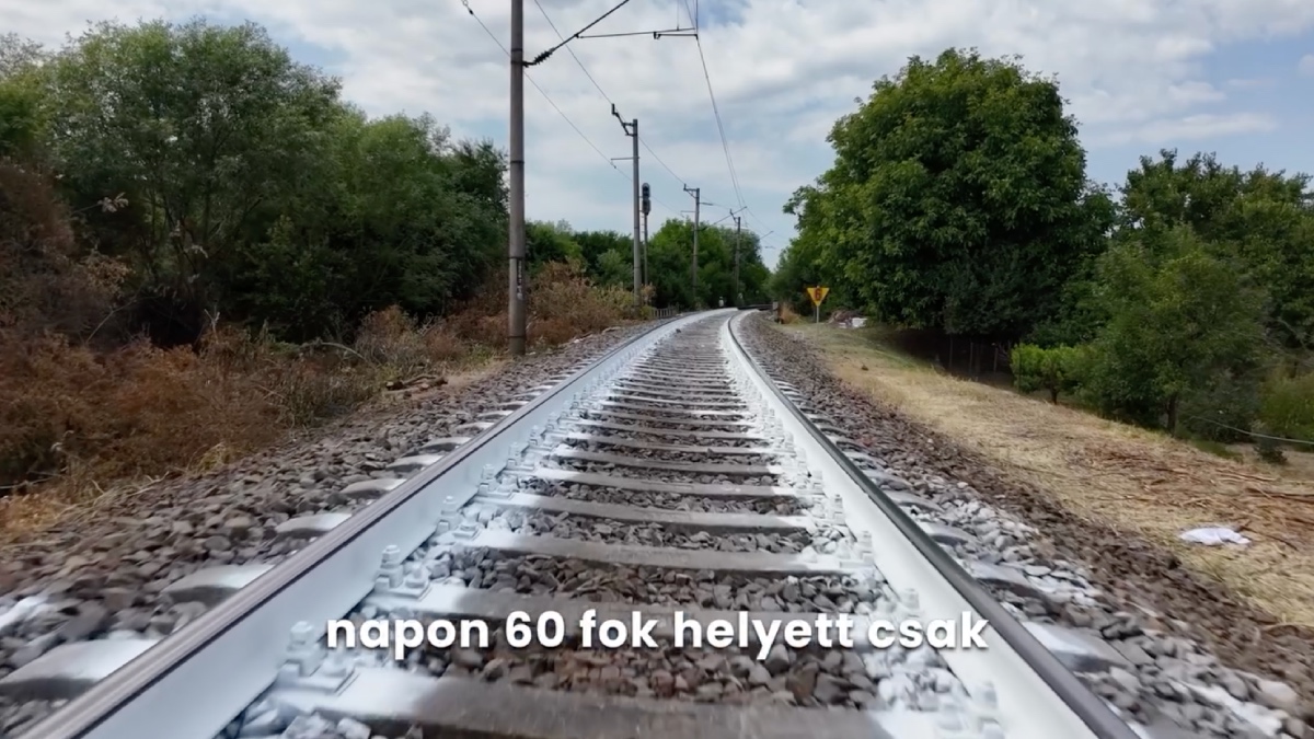 Fehérre festi a síneket a MÁV