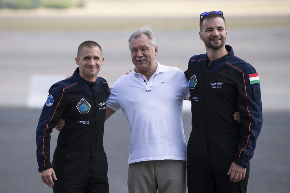 Hazaérkezett Kapu Tibor