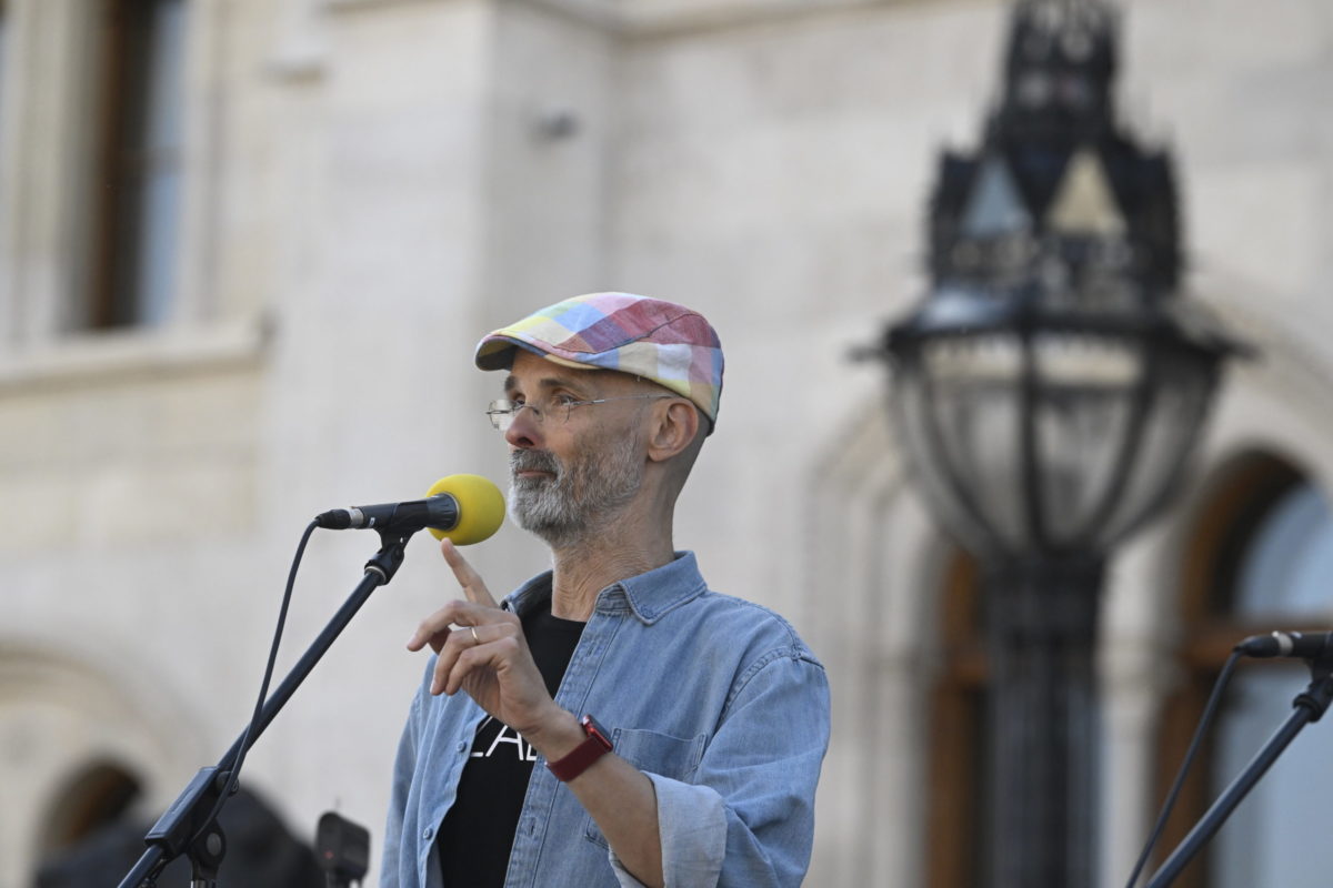 Feljelentést tettek a forradalomra buzdító tiszás szociológus ellen