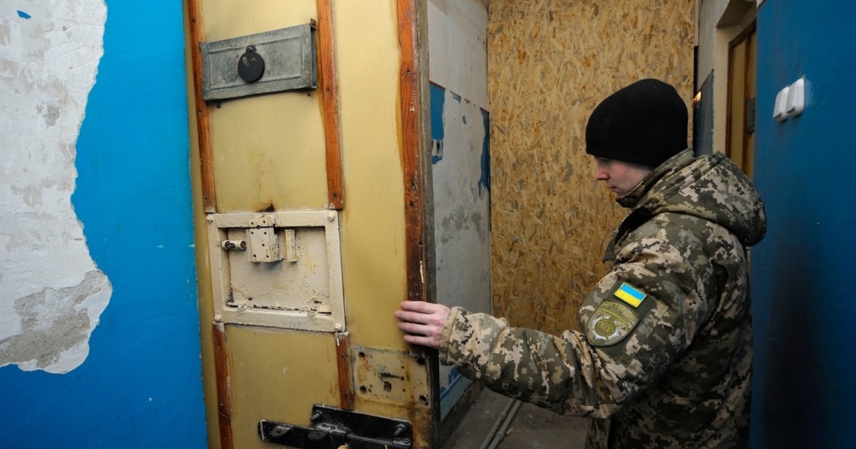 Lelövik a visszavonulókat, besorozzák a betegeket az ukránok