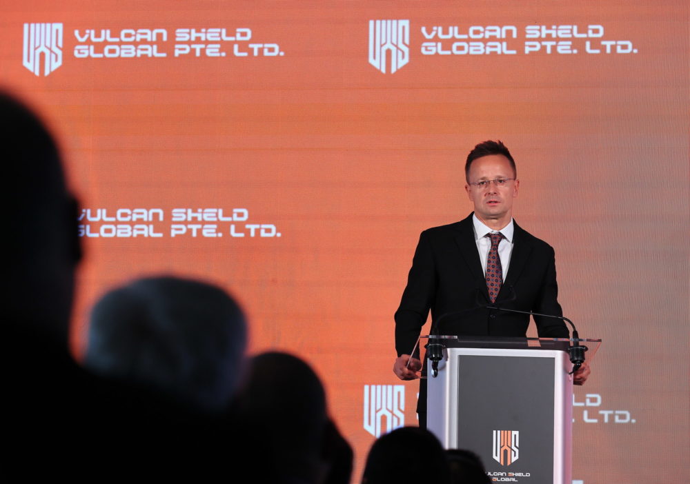 Szijjártó Péter: 280 milliárd forint értékű óriásberuházás érkezik Békéscsabára