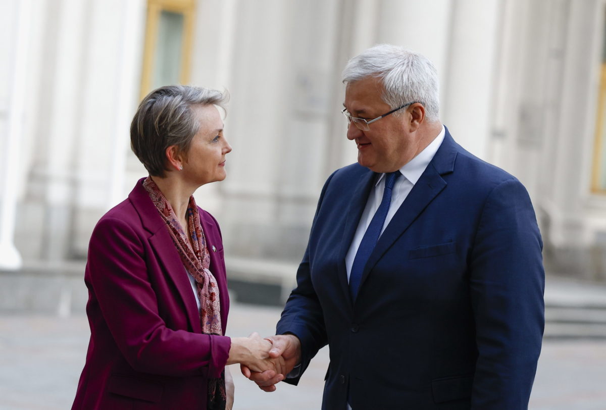 Kivéreztetné az orosz gazdaságot a brit külügyminiszter