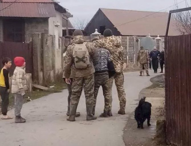 Újabb magyar férfit hurcoltak el Kárpátalján a kényszersorozók