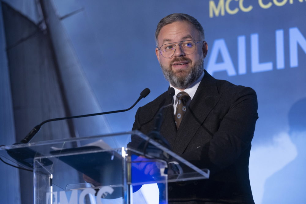 Orbán Balázs: A válságot nem menedzselni, hanem megoldani kell