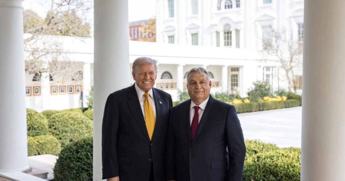 Mit üzent Trump aranysárga nyakkendője Orbán Viktornak a Fehér Házban?