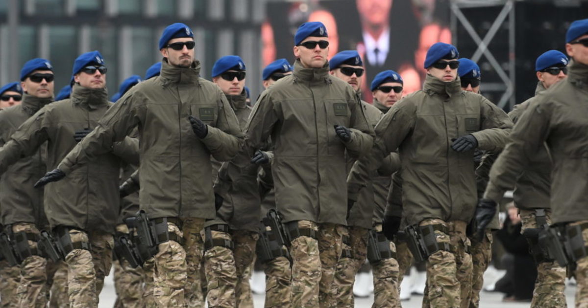 Lengyelország vörös riasztást adott ki: háborús fenyegetést jelentett be