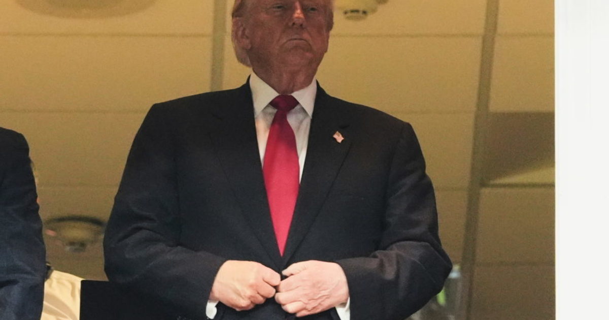 Donald Trump zárolta a tárcát