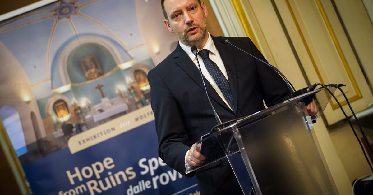 Azbej Tristan: Életek mentéséhez járul hozzá a Hungary Helps missziója