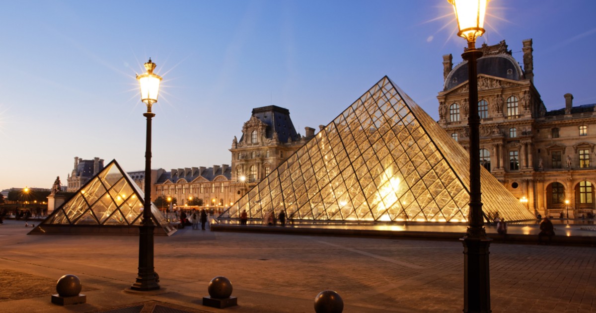 Hihetetlen: Megint lezárták a Louvre egy részét