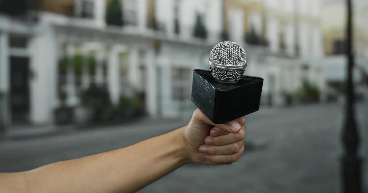 Távozzon a sebész a közéletből!