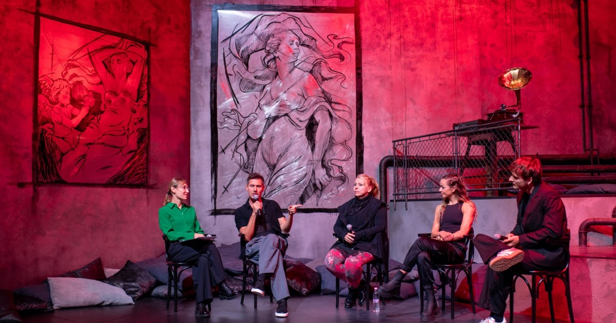 Istenek testközelből