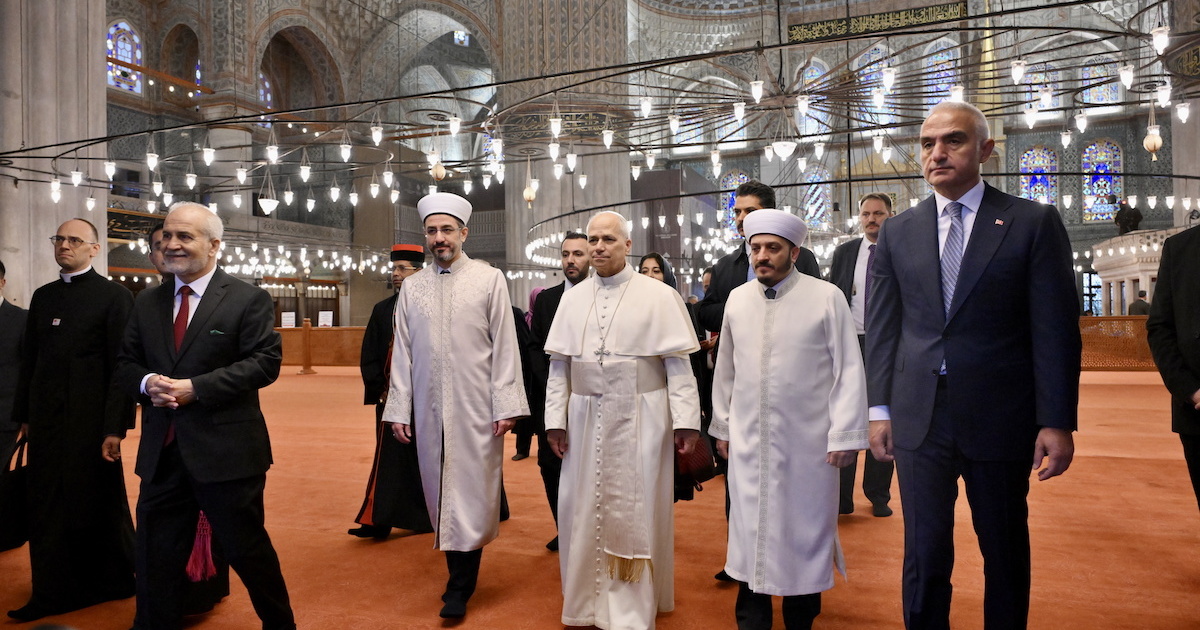 XIV. Leó pápa ellátogatott a Kék Mecsetbe, majd bemutatta első törökországi miséjét